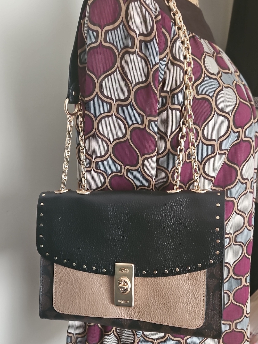Coach Lane Leather Chain Shoulder Bag.